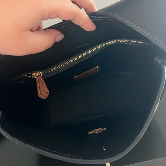 ✨ NWOT - Coach Hadley Convertible Crossbody Bag ✨ - Picture 9 of 11